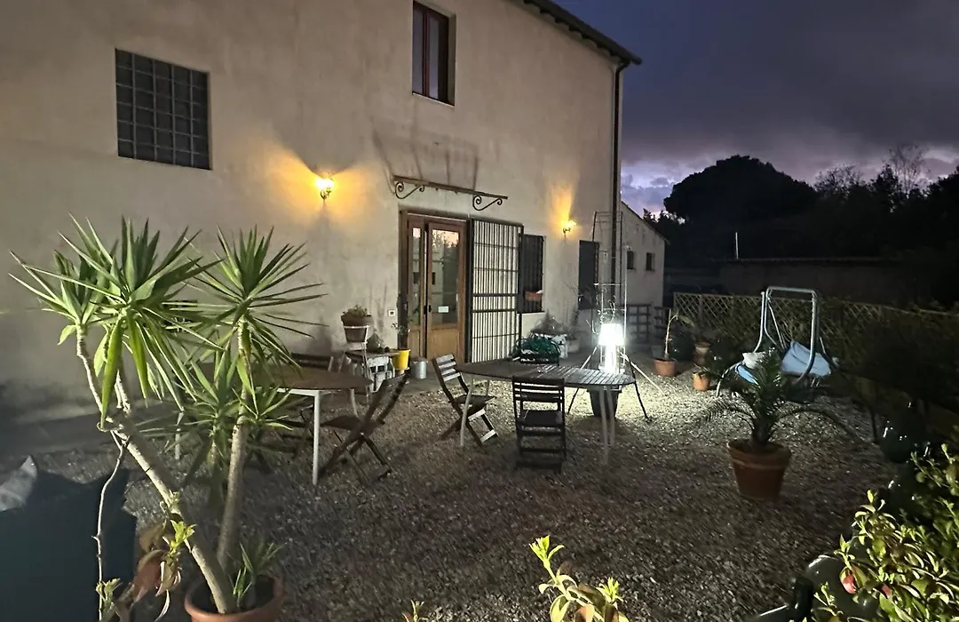 - Il Casale Toscano Guesthouse - 1900 Mt From Pisa Tower - No Air Conditioning - Ventilatore In Camera - No Fridge - No Breakfast - Free Parking - Check In From 3 Pm --1